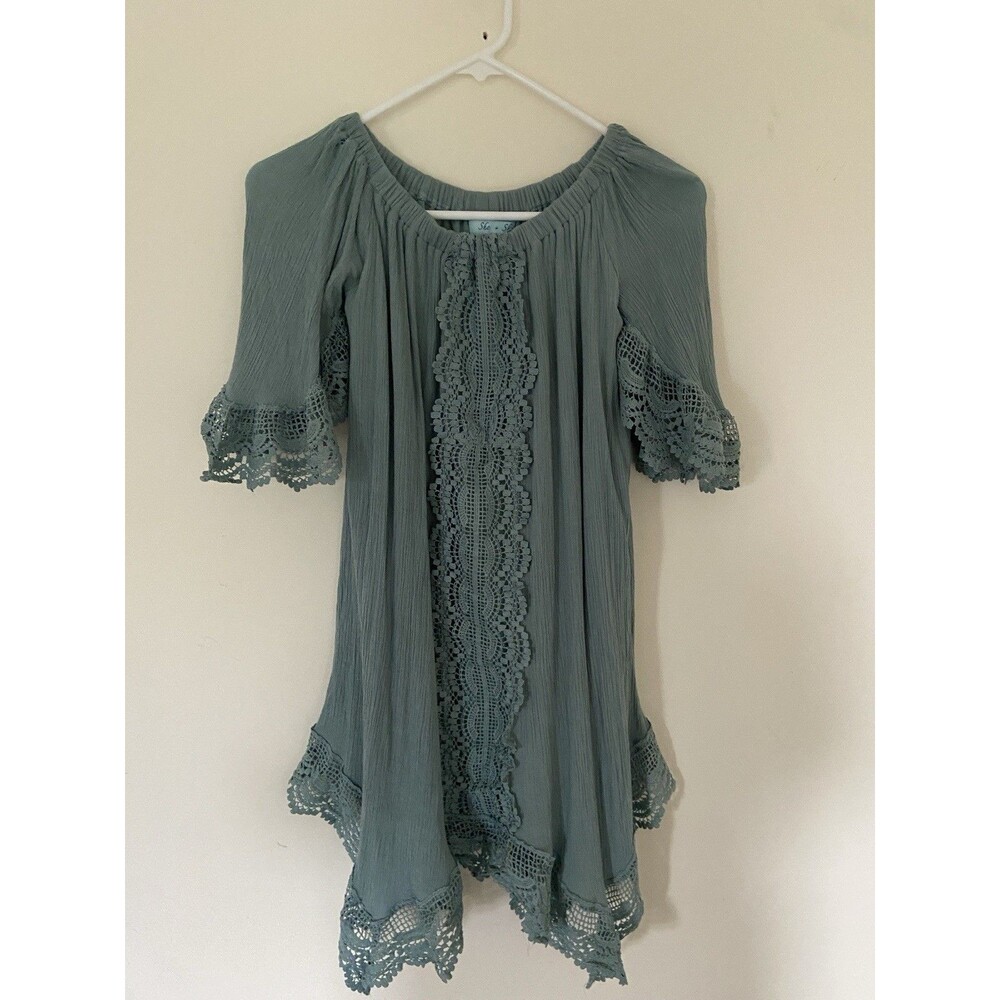 She + Sky Top Womens Small Green Asymmetrical Hem Flutter Sleeve Boho Peasant